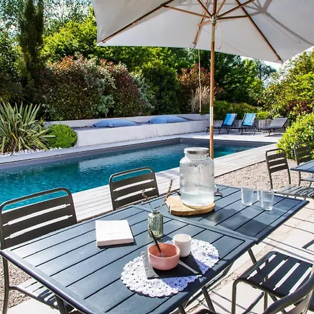 Le Moulin De Longchamp - Bed and Breakfast 4*